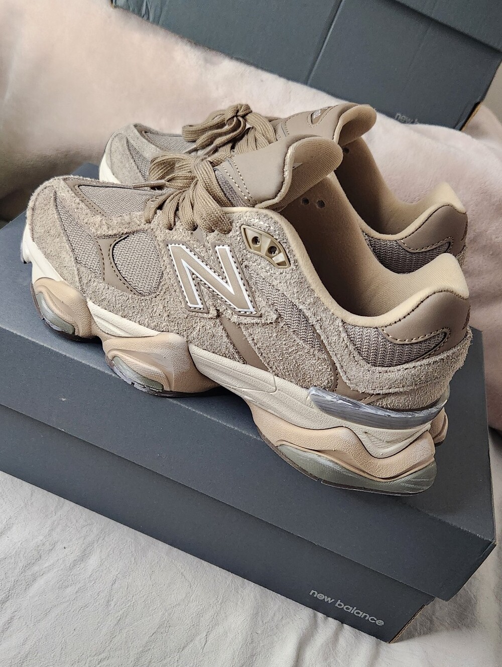 New Balance Women’s Taupe Suede Mesh Chunky Sneakers new Model Aged Version
